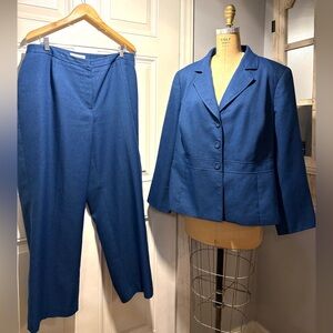 Evan Picone Women’s Blue Pantsuit Tailored Blazer & Straight-Leg Pants  Set 18